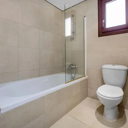 Bk02 Adjacent To Aphrodite Hills Pool Sea View